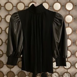 Alice + Olivia Carmina faux leather puff sleeve top xs